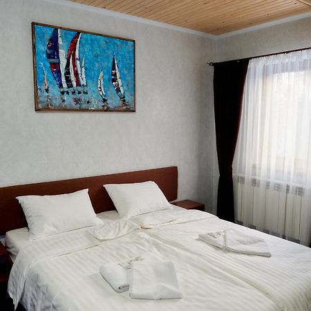 Sytikland Hotel Yavoriv  Bagian luar foto